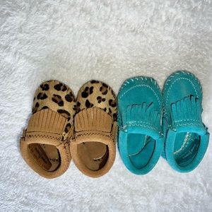 Minnetonka moccasin booties size 1 infant (2pairs)